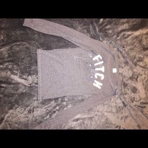 Gray long sleeves Fitch shirt